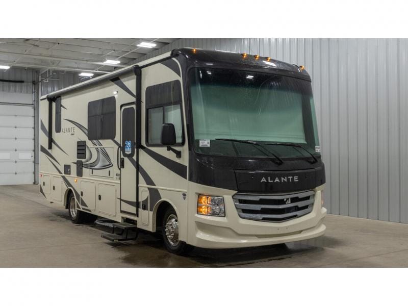 Jayco Alante Class A Motor Home Review: 2 Ways to Take Luxury on the Road