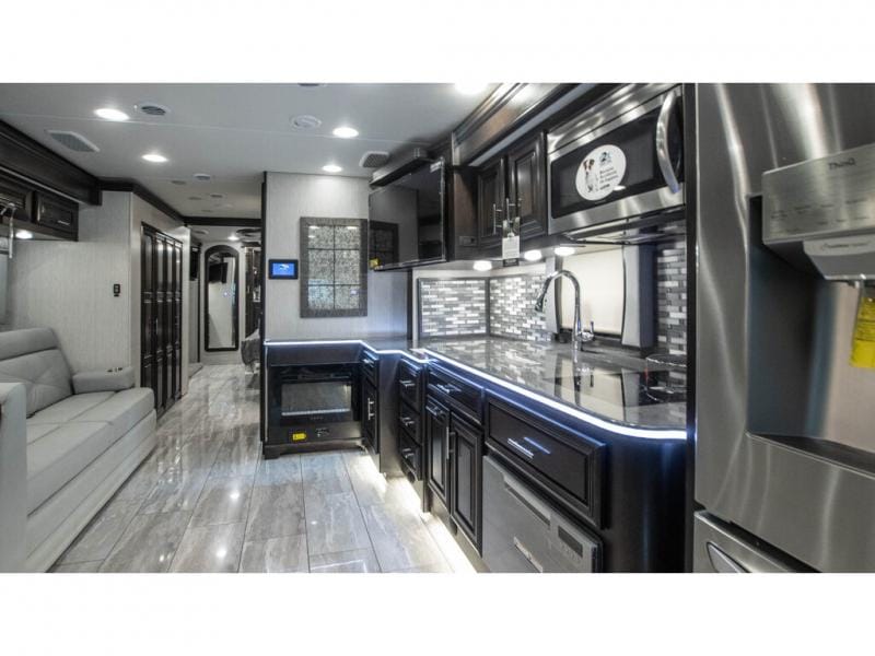 The Best RVs with Sleeping for 6 to 8: Spacious and Comfortable Options