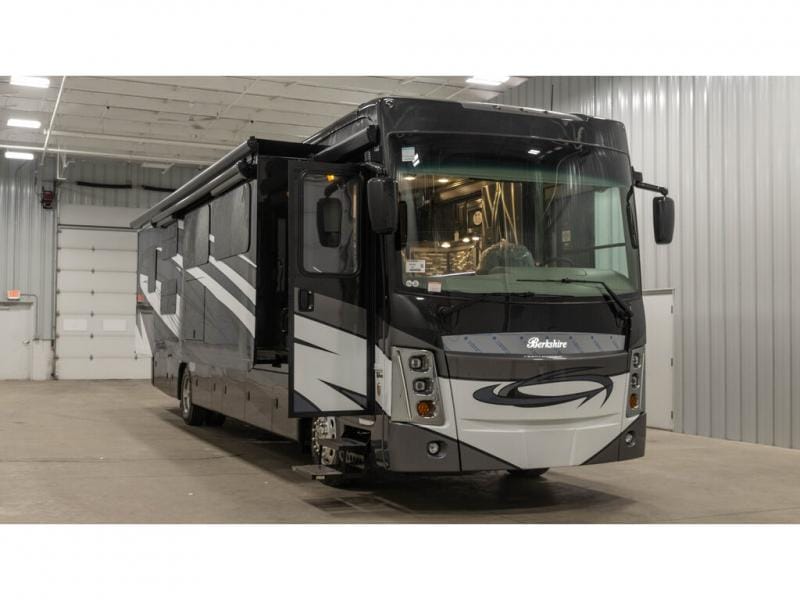 RVs with Two Full Baths for Sale: 2 Multi-Family Floorplans
