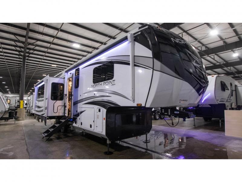 Exploring the Jayco North Point Fifth Wheel